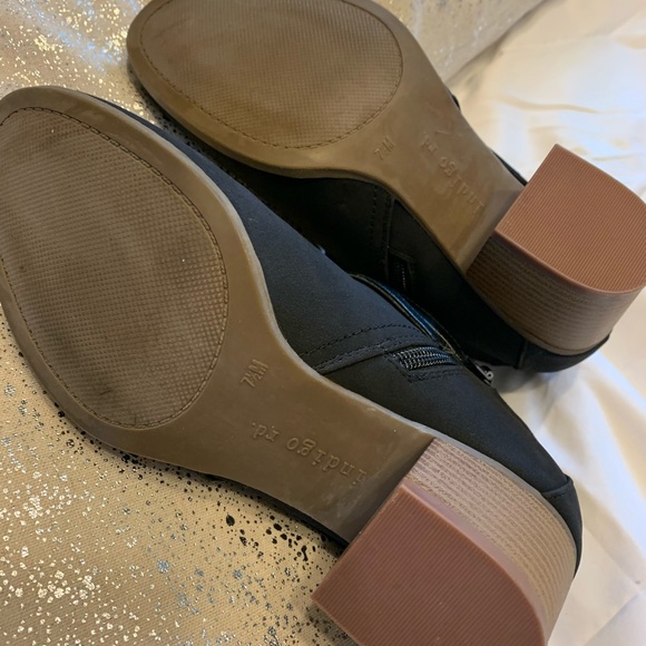 Indigo black suede ankle booties - Picture 5 of 7